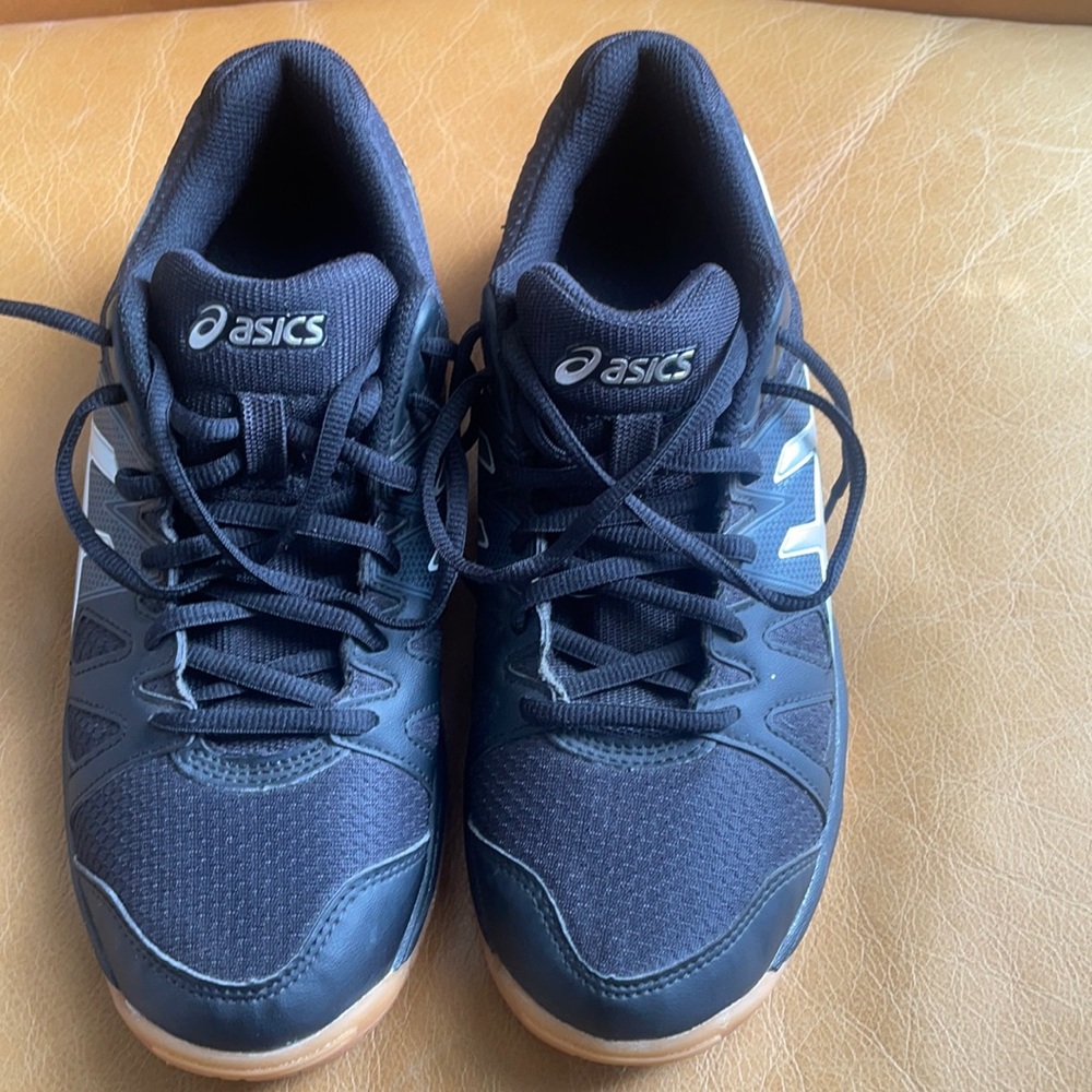 ASICS gel up putt volleyball shoes size 7